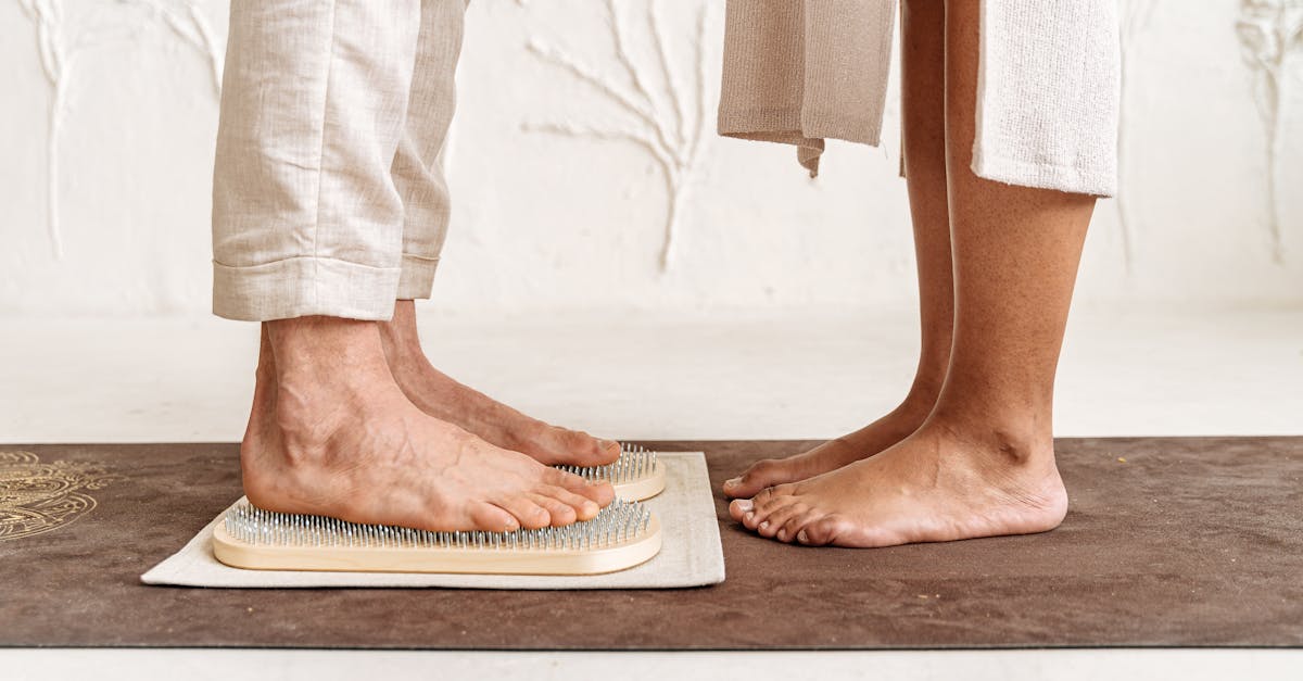 découvrez l'acupressure, une technique de médecine alternative qui utilise la pression sur des points spécifiques du corps pour soulager le stress, atténuer la douleur et favoriser le bien-être. apprenez comment cette méthode ancestrale évolue pour s'intégrer dans votre routine de soins naturels.