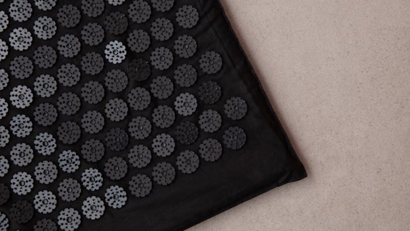 Découvrir les bienfaits d’un tapis d’acupression pour votre bien-être