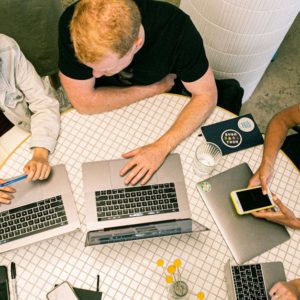 Pourquoi choisir une agence marketing experte pour les indépendants, commerçants et entrepreneurs ?
