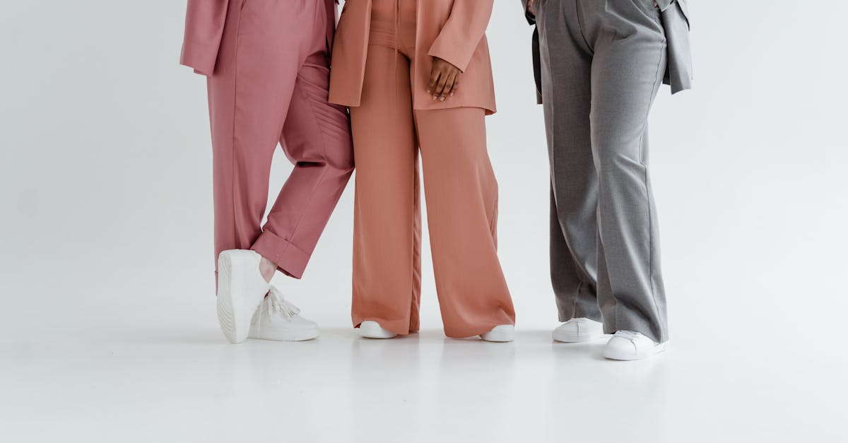 découvrez notre sélection de tenues élégantes qui allient style et sophistication. que ce soit pour un événement spécial ou une sortie décontractée, trouvez l'ensemble parfait qui sublimera votre allure et vous fera briller en toutes occasions.