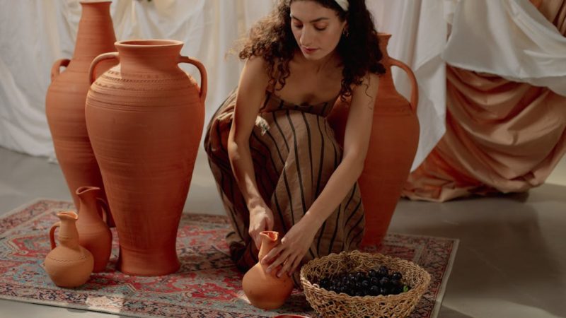 Les plus belles idées de tenues avec une robe terracotta