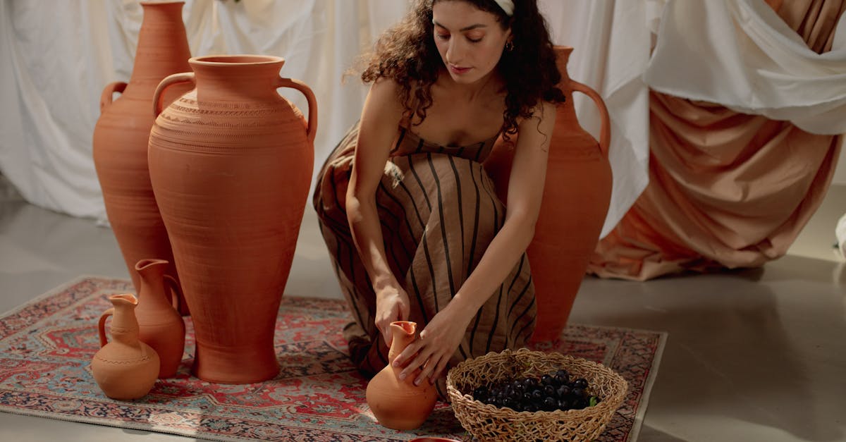 Les plus belles idées de tenues avec une robe terracotta