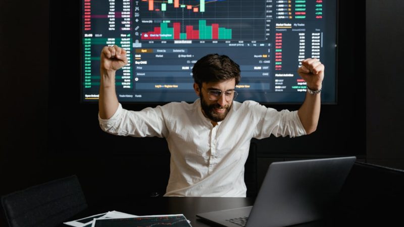Comment débuter efficacement le trading en ligne avec Trading Academy : conseils et formations