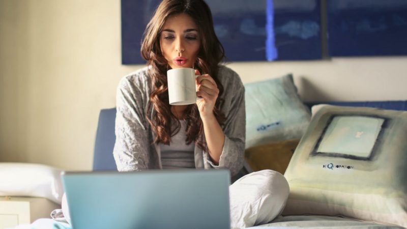 Conseils pratiques pour bien démarrer son entreprise depuis chez soi