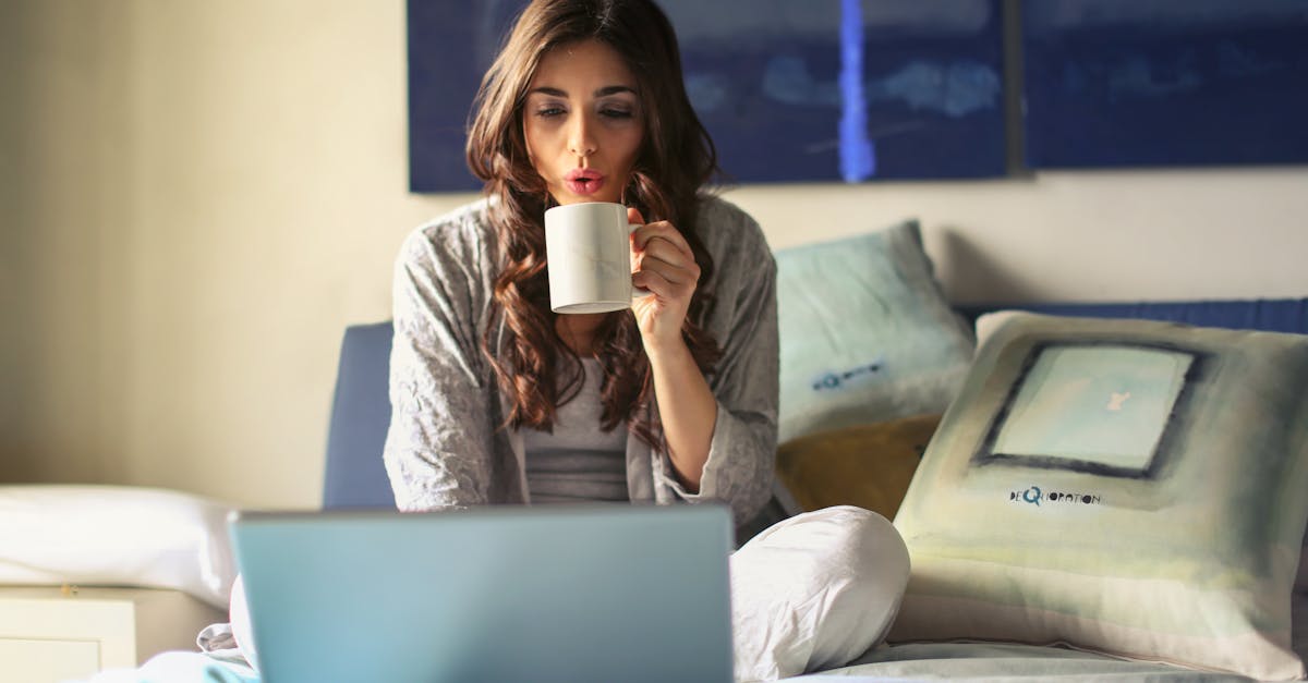 Conseils pratiques pour bien démarrer son entreprise depuis chez soi