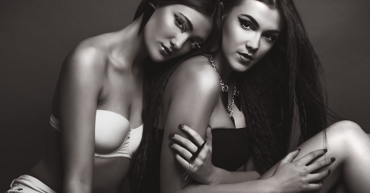 découvrez notre sélection élégante de lingerie pour toutes les occasions : confort, séduction et qualité réunis. trouvez la pièce parfaite pour sublimer votre silhouette.