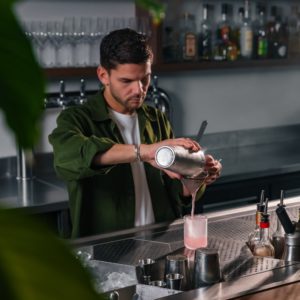Pourquoi certains bars branchés à Lyon deviennent-ils des lieux incontournables ?